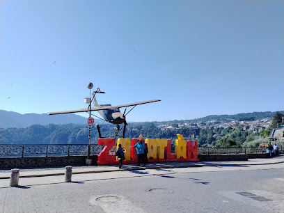 Monumento Avioneta Pueblo Mágico