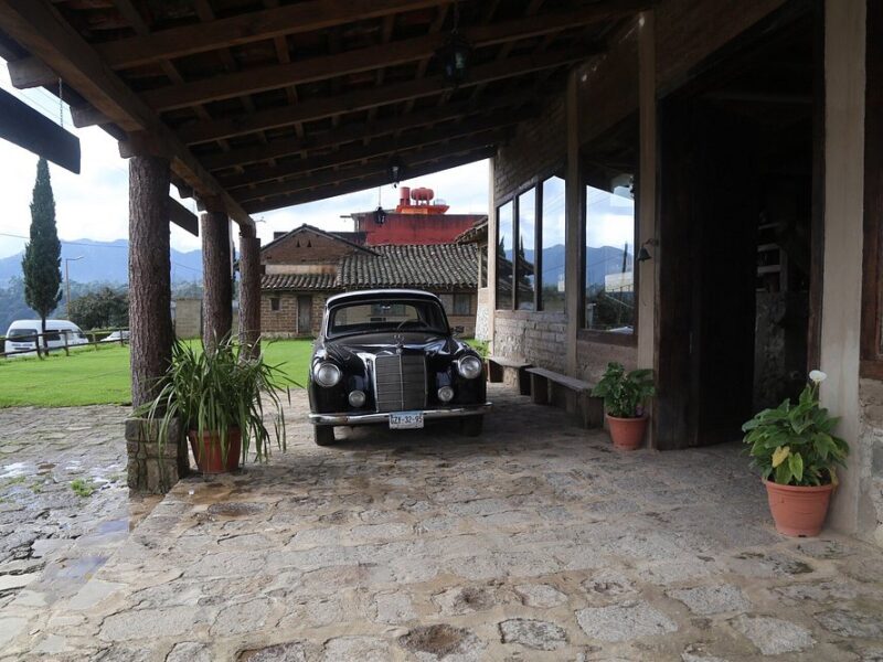 Los Adobes